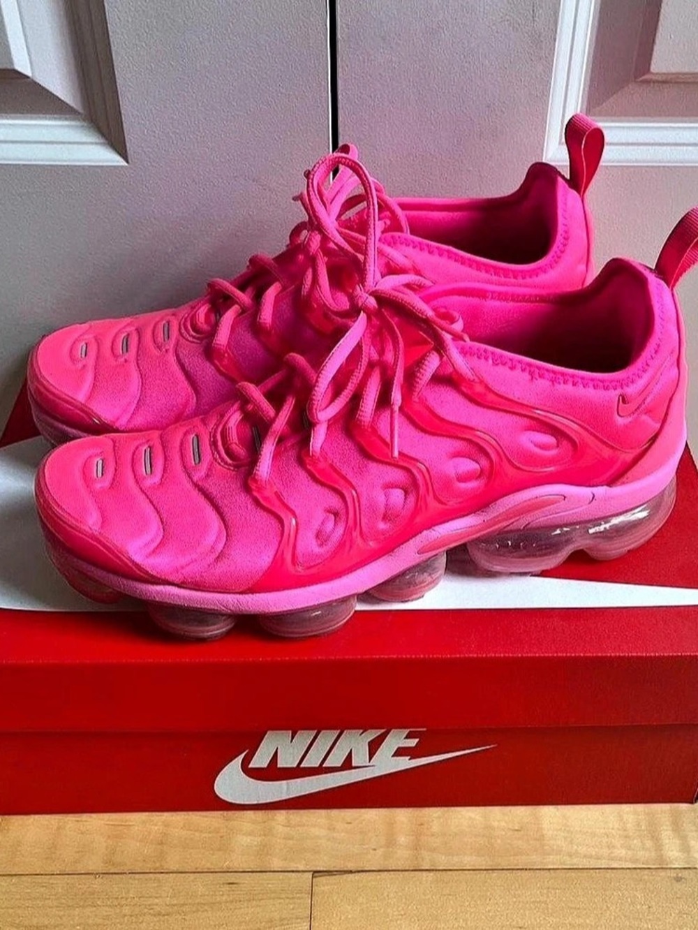 Nike Air VaporMax Plus Pink Sneakers